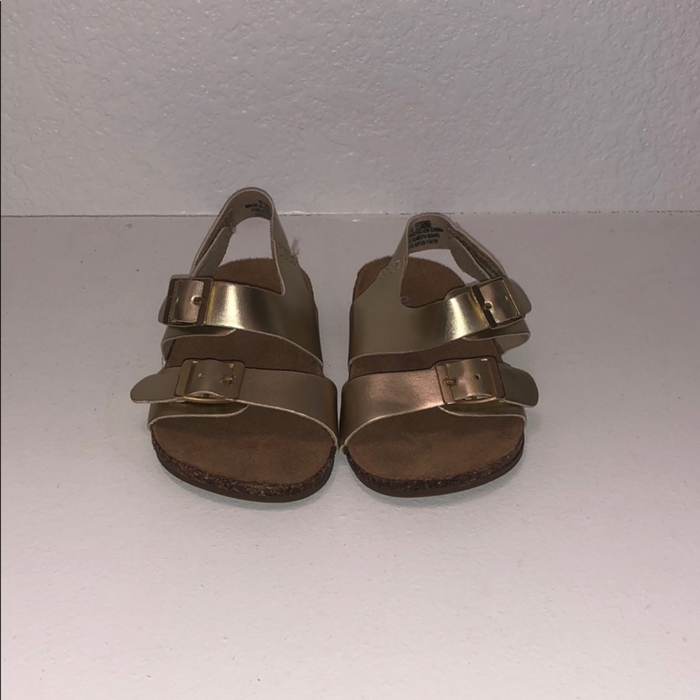 Old navy sandal 12-18 months gold